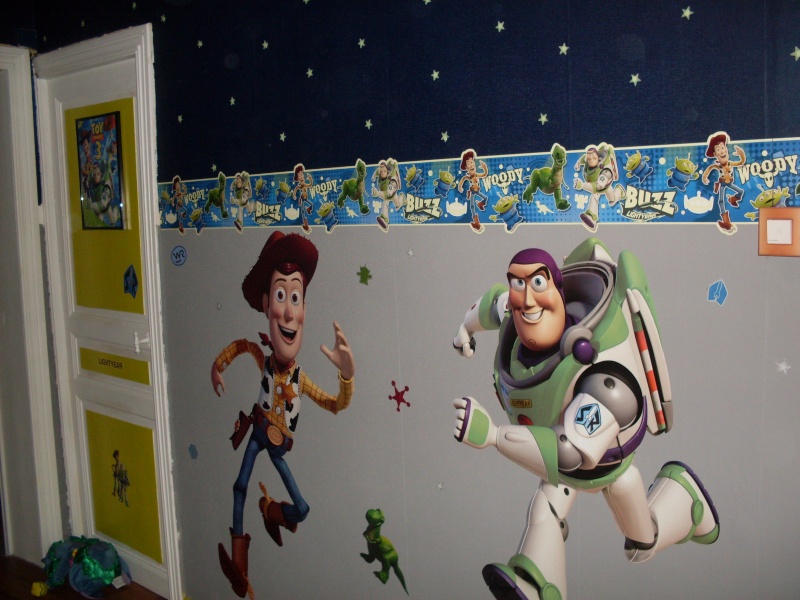 La chambre de mon loulou, fan de Buzz et Woody... Sdc12811