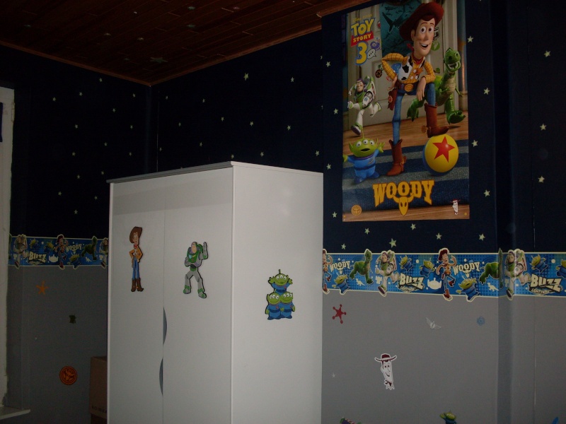 La chambre de mon loulou, fan de Buzz et Woody... Sdc12814
