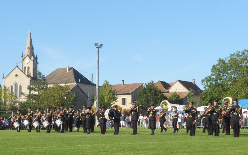 1er grand festival international de musiques militaires et civiles à Porcieu (38) Dscn0716