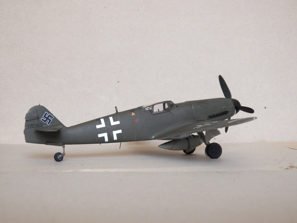 [REVELL] MESSERSCHMITT Bf 109 K-4 (ERLA) Réf H33 100_2015