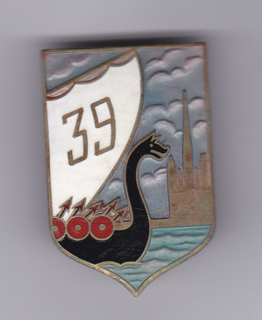 Les insignes en 1939-1940 brouillon : mettez y vos photos Img_2126
