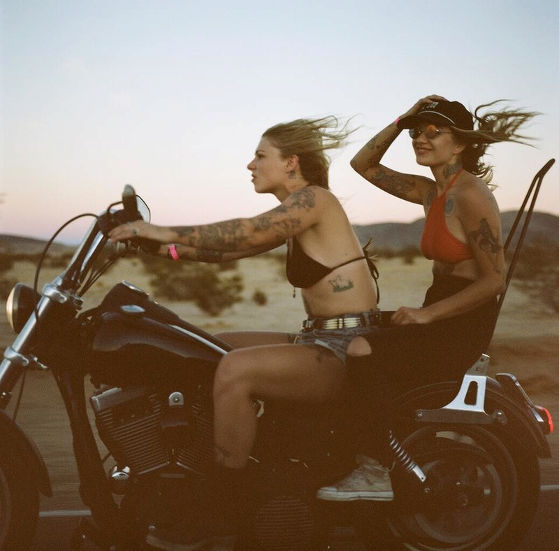 Babes & Bikes - Page 4 15780910