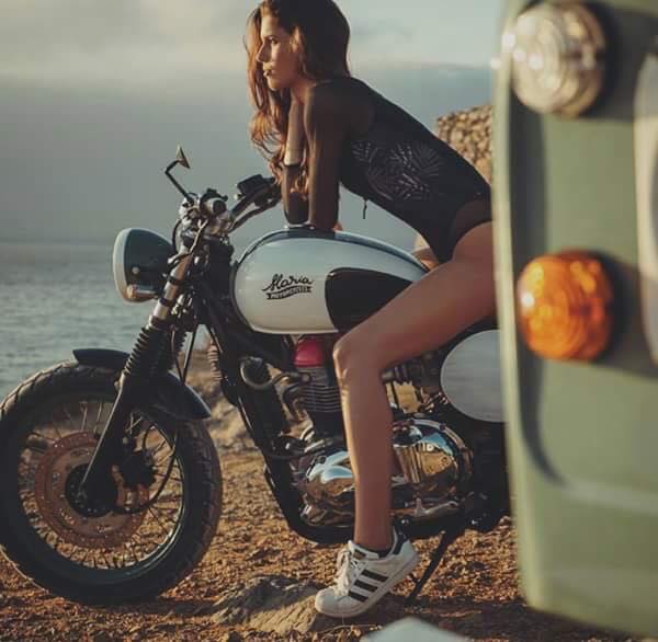 Babes & Bikes - Page 7 15976911