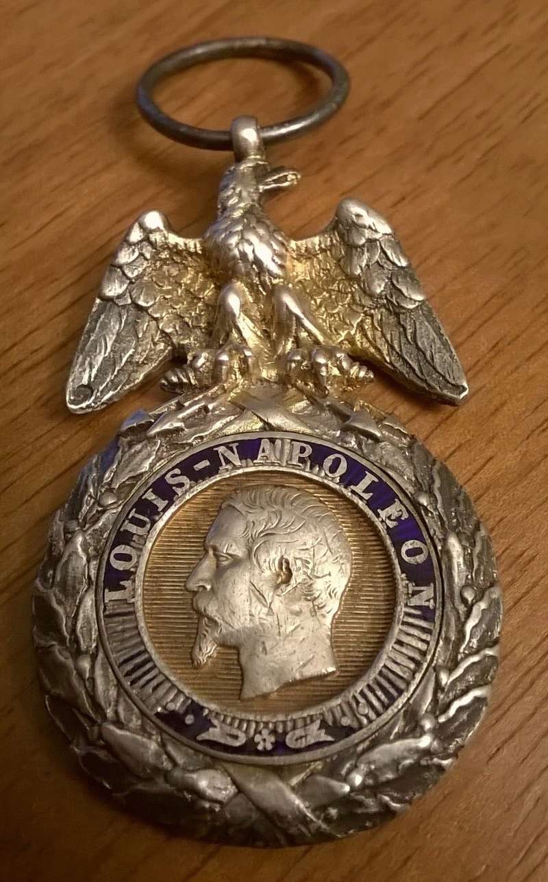 Médaille militaire Napoléon III ESC 3 A CLOTURER.  Fot7f210