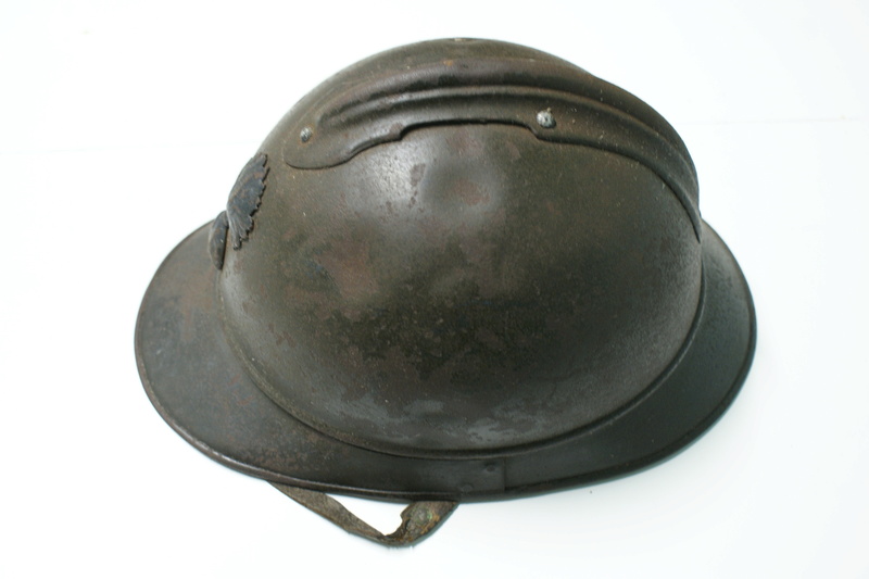 casque adrian 1915 infanterie utilisé 1940(baisse à 80) Dsc09510