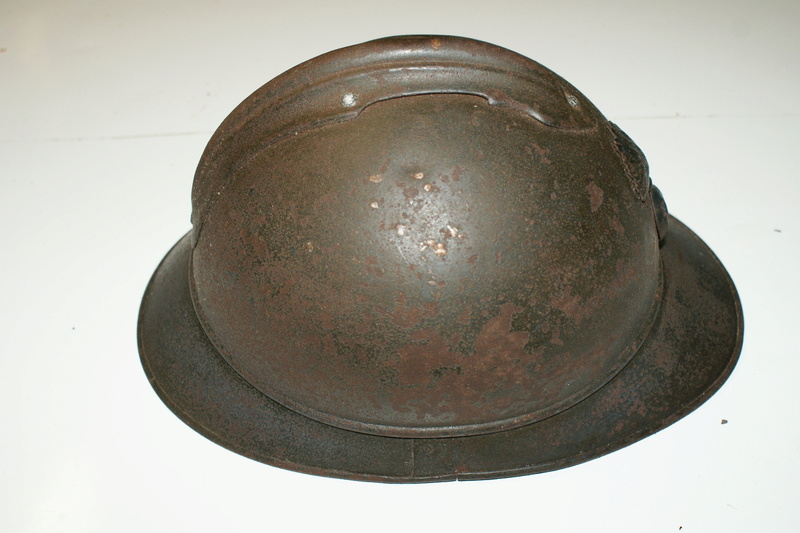 casque adrian 1915 infanterie utilisé 1940(baisse à 80) Dsc09513