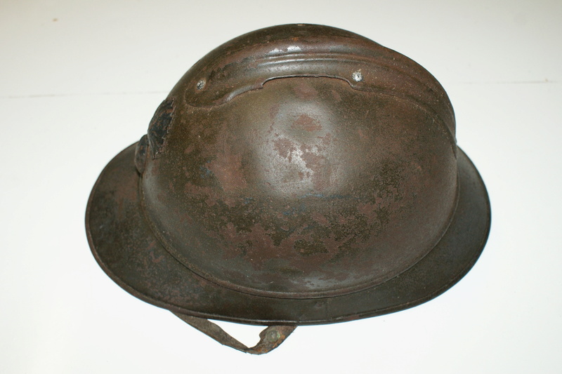 casque adrian 1915 infanterie utilisé 1940(baisse à 80) Dsc09515