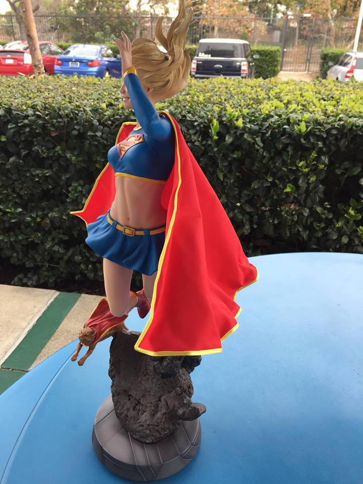 SUPERGIRL PREMIUM FORMAT - Page 4 15823110