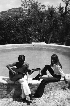 1970 - Françoise Hardy et Jacques Dutronc à Port Grimaud 6c136e10