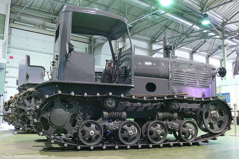 Collection Hachette en Russie: tracteurs au 1/43 0_b09010