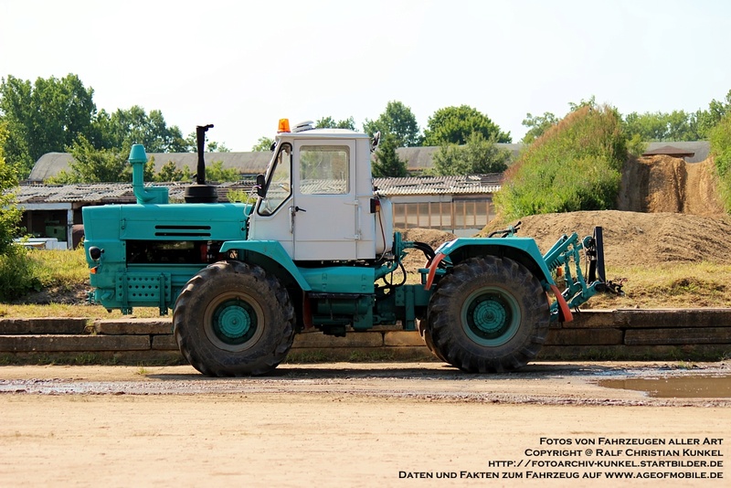 Collection Hachette en Russie: tracteurs au 1/43 Charko10
