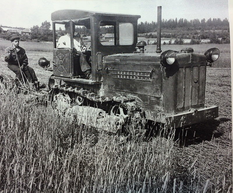 Collection Hachette en Russie: tracteurs au 1/43 Img_7710