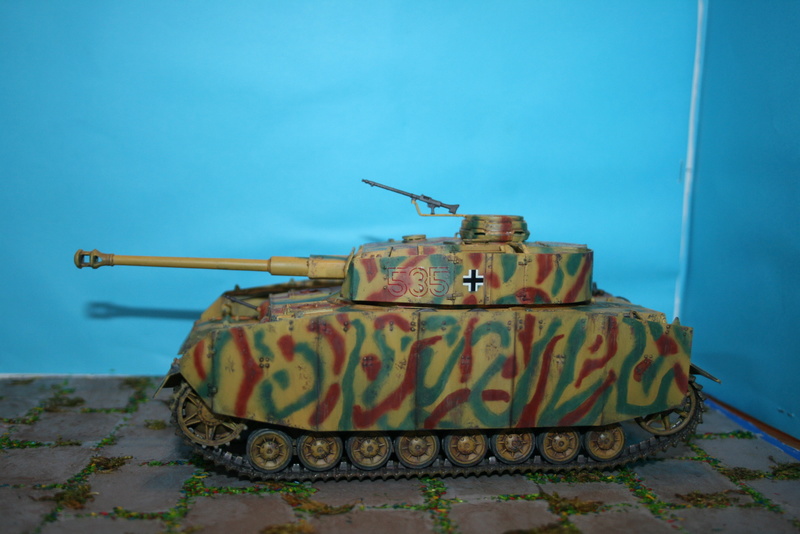 panzer IV au 1/35 de chez italeri Img_3918