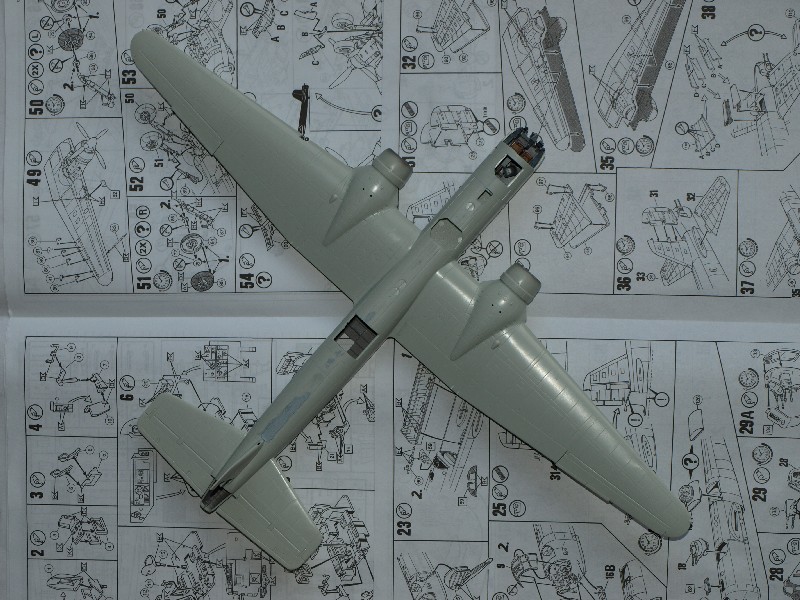 He-177 A5 "Greif" [Revell] 1/72. C'est fini aussi. P1017523