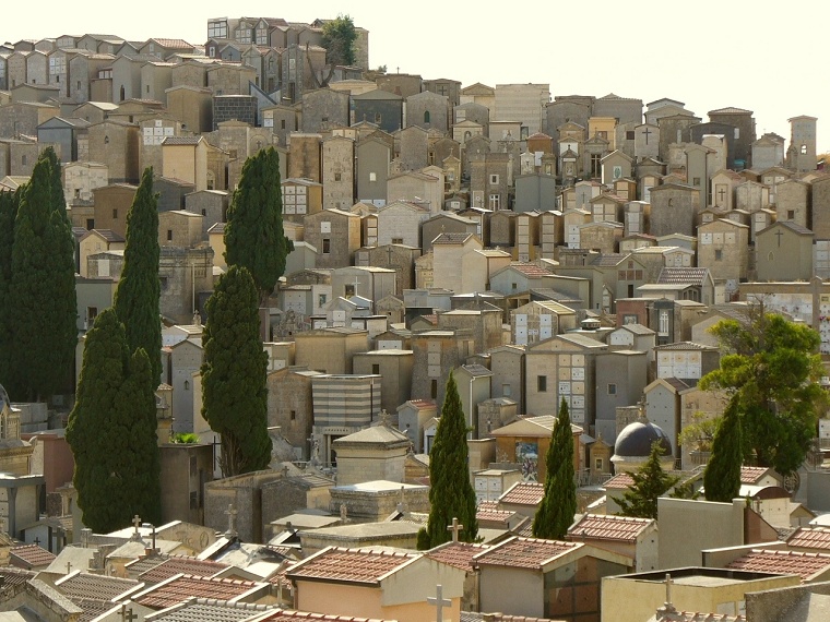 Un village sicilien typique ? Enna_c10