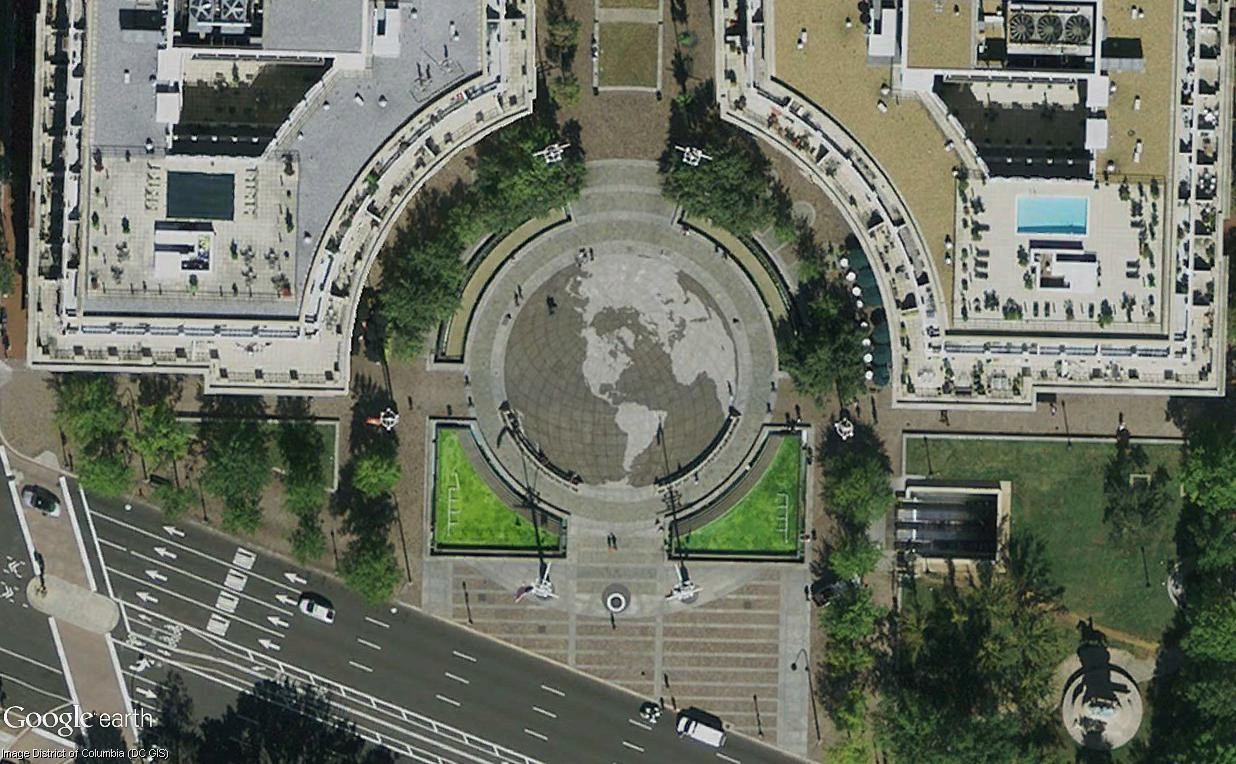 Les dessins de mappemonde vus dans Google Earth - Page 2 Mappwa10