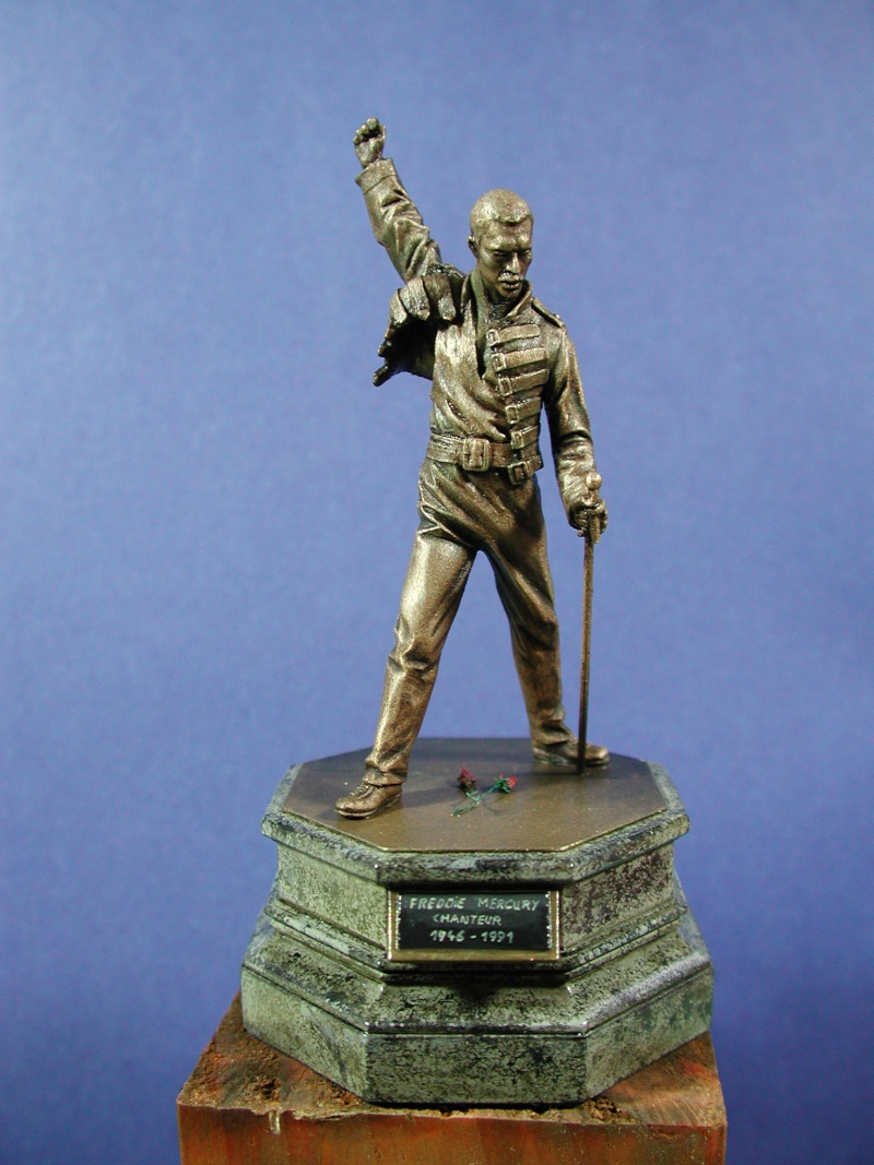 Petite galerie de figurines : Léonidas-Freddie Mercury-samuraï 01310