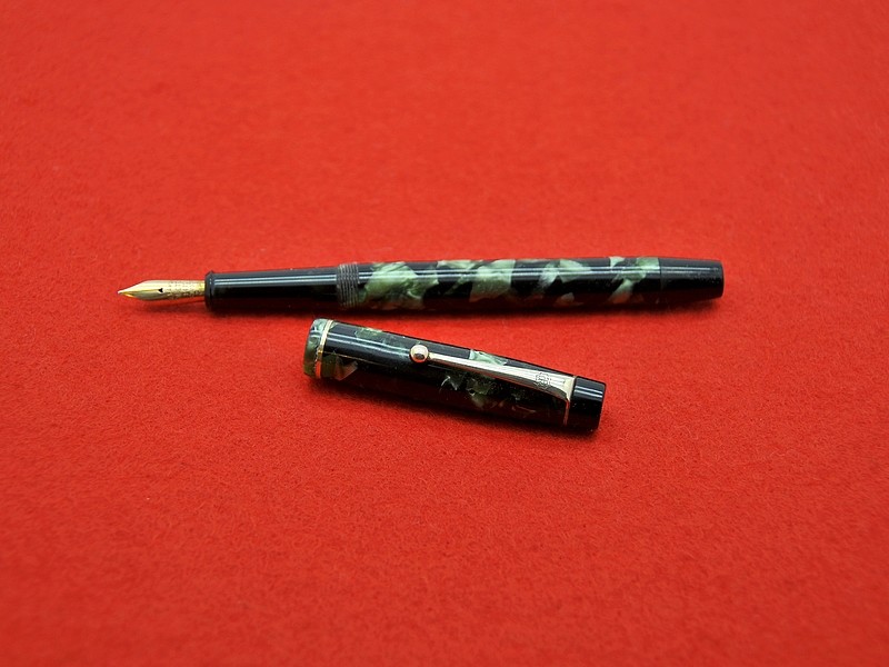 Une autre de mes passions : les stylos plumes ! 811