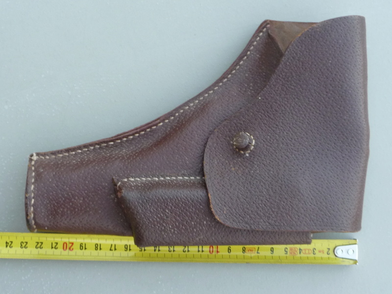 Etui pistolet inconnu! P1110329