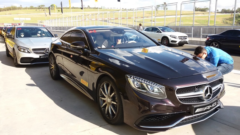 (Mercedes-AMG): AMG Performance Tour no Autódromo Velo Città 12b10