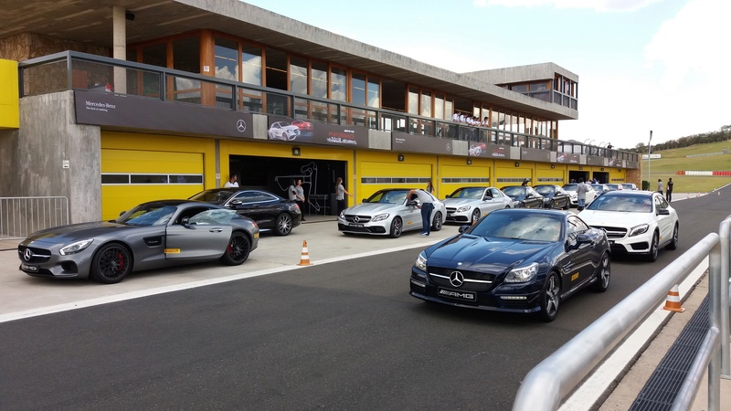 (Mercedes-AMG): AMG Performance Tour no Autódromo Velo Città 6d10