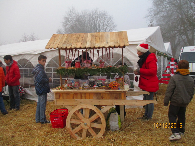 Petit marché de Noel  Img_2811