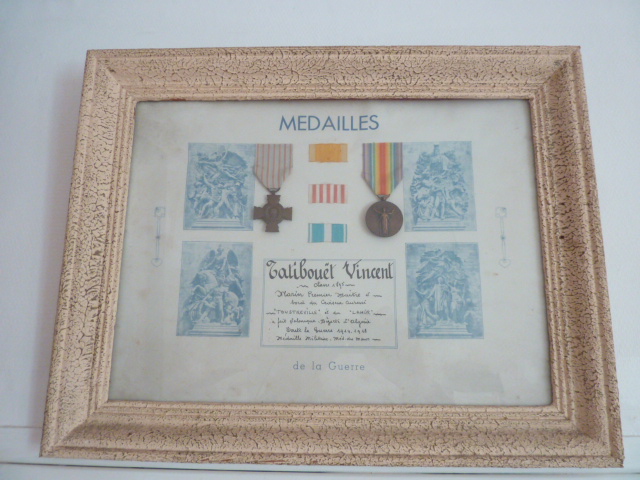 Les diplomes et médailles en memoire de la grande guerre - Page 3 P1010211