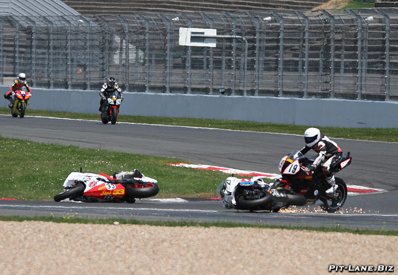 [FSBK] Magny-Cours, 7 juilllet 2013 - Page 4 Img_3710