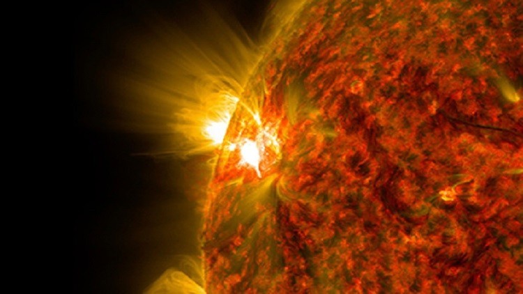 علماء يفسرون بطء دوران الطبقات الخارجية للشمس 58525b10