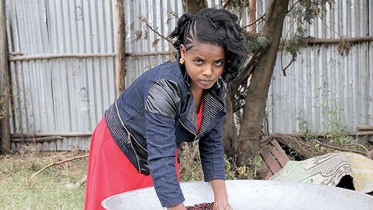 "الفتاة اللغز" إثيوبية تعيش بدون طعام وشراب! 584d6c10