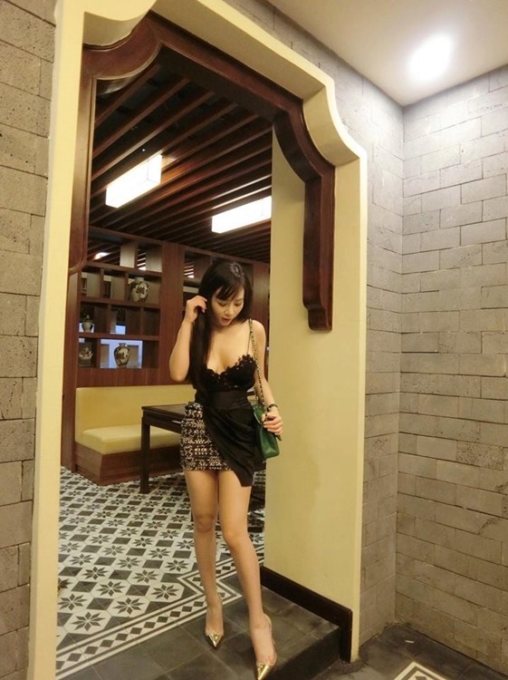 「深V低胸禮服吃晚餐」越南正妹_PhuongLanNguyen Wu7k2a10