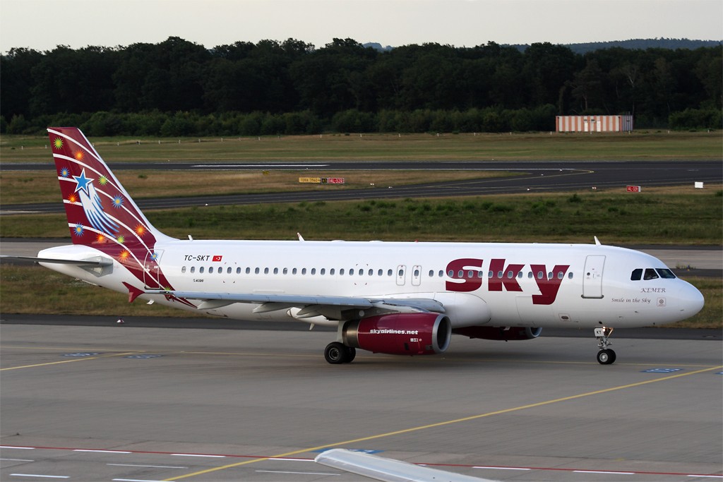 30.06.2010 - CGN A320_s10