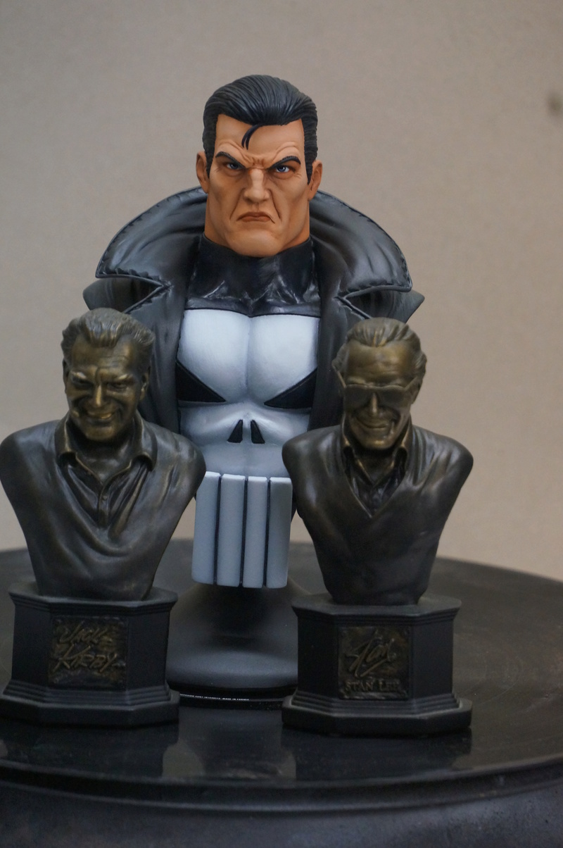 Punisher by Steve Dillon 1/5 scale by Furet et sculpt by Troy Dsc08332