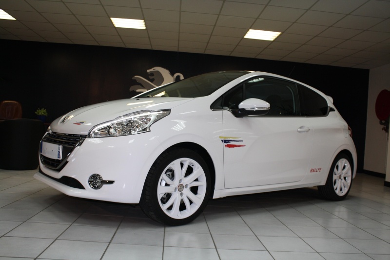 Peugeot 208 Rallye 65893410