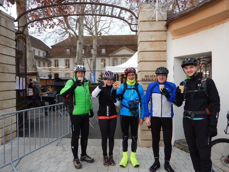 Sortie à VTT et vin chaud ... et pourquoi pas une marche en + Dscn3213