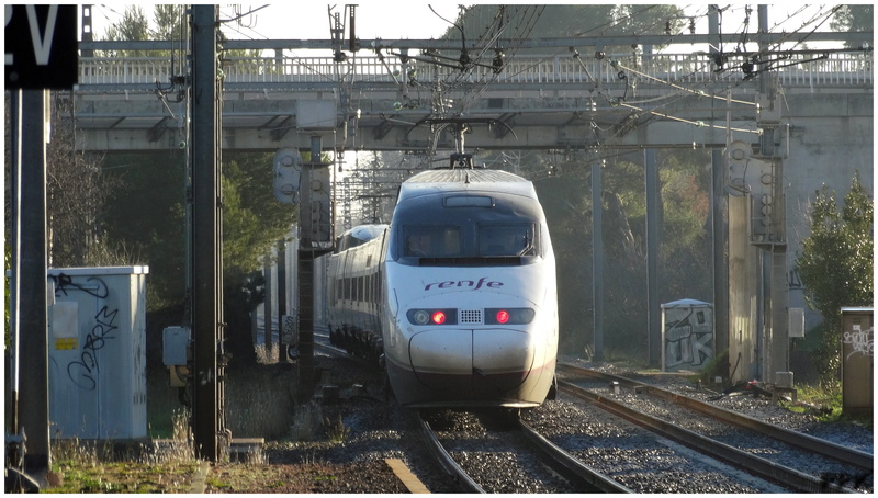 Photos et vidéos de la ligne Bordeaux - Toulouse - Narbonne - Sète (Fil 3) - Page 40 34_via10