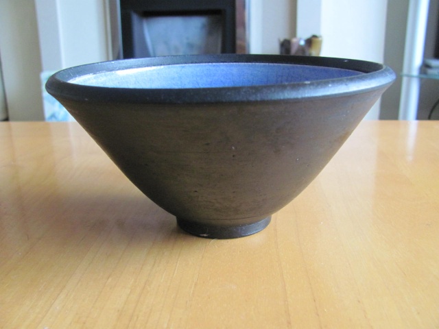 Raku bowl by Kevin Green, Sussex 37610