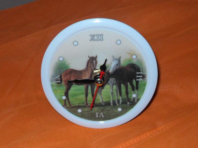 Item 109 - Horse lovers clock Auctio21