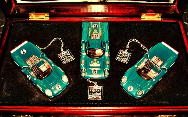 Gift Set Penske Racing - Lola T70 Gmp_0410