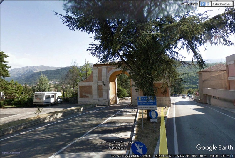 STREET VIEW : Promenade à L'Aquila... (Italie) L_aqui19
