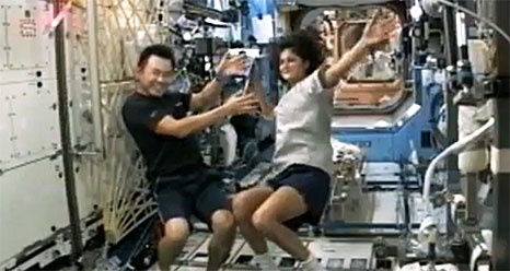 ISS: Expédition 33 (Déroulement de la mission) Sans_487