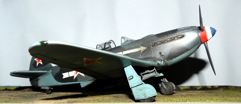 Yakovlev Yak-3 "Double-Zéro" (Delfino / Normandie-Niémen) - Special Hobby 1/32 Dscn4712