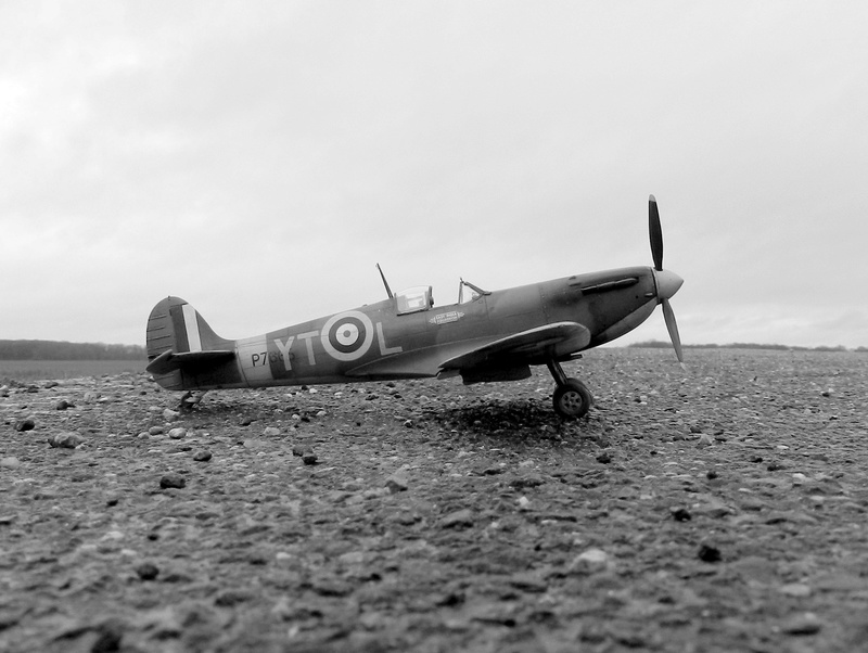 Spitfire Mk IIa Revell 1/32 - Page 7 E00510