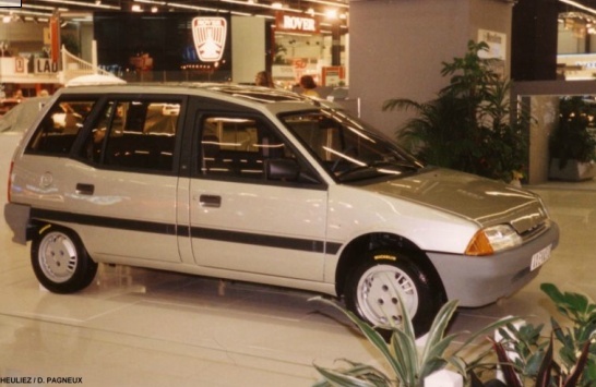 1988 - [PARIS] Heuliez Citroën AX Van Evasion T19410
