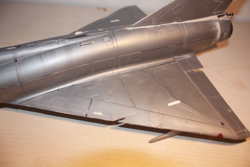 1/32 Mirage III E Revell FINI - Page 4 Img_2012