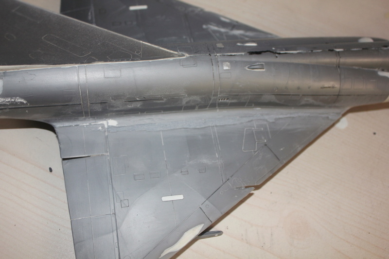 1/32  Mirage III E  Revell    FINI - Page 4 Img_2015