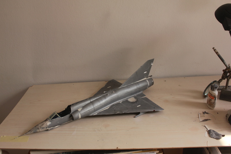 1/32  Mirage III E  Revell    FINI - Page 5 Img_2021