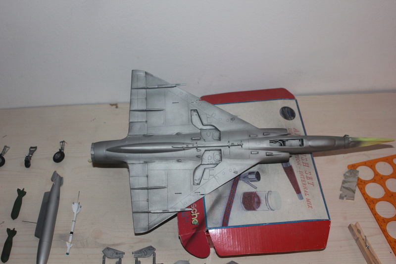 1/32 Mirage III E Revell FINI - Page 5 Img_2030