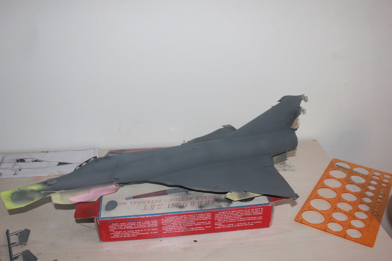 1/32  Mirage III E  Revell    FINI - Page 6 Img_2031