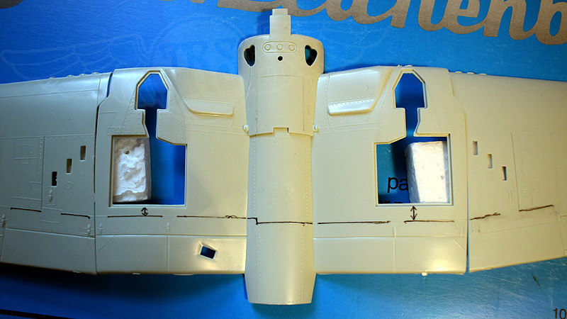 Vought F4U-1A Corsair / M 1:32 F4u_0010